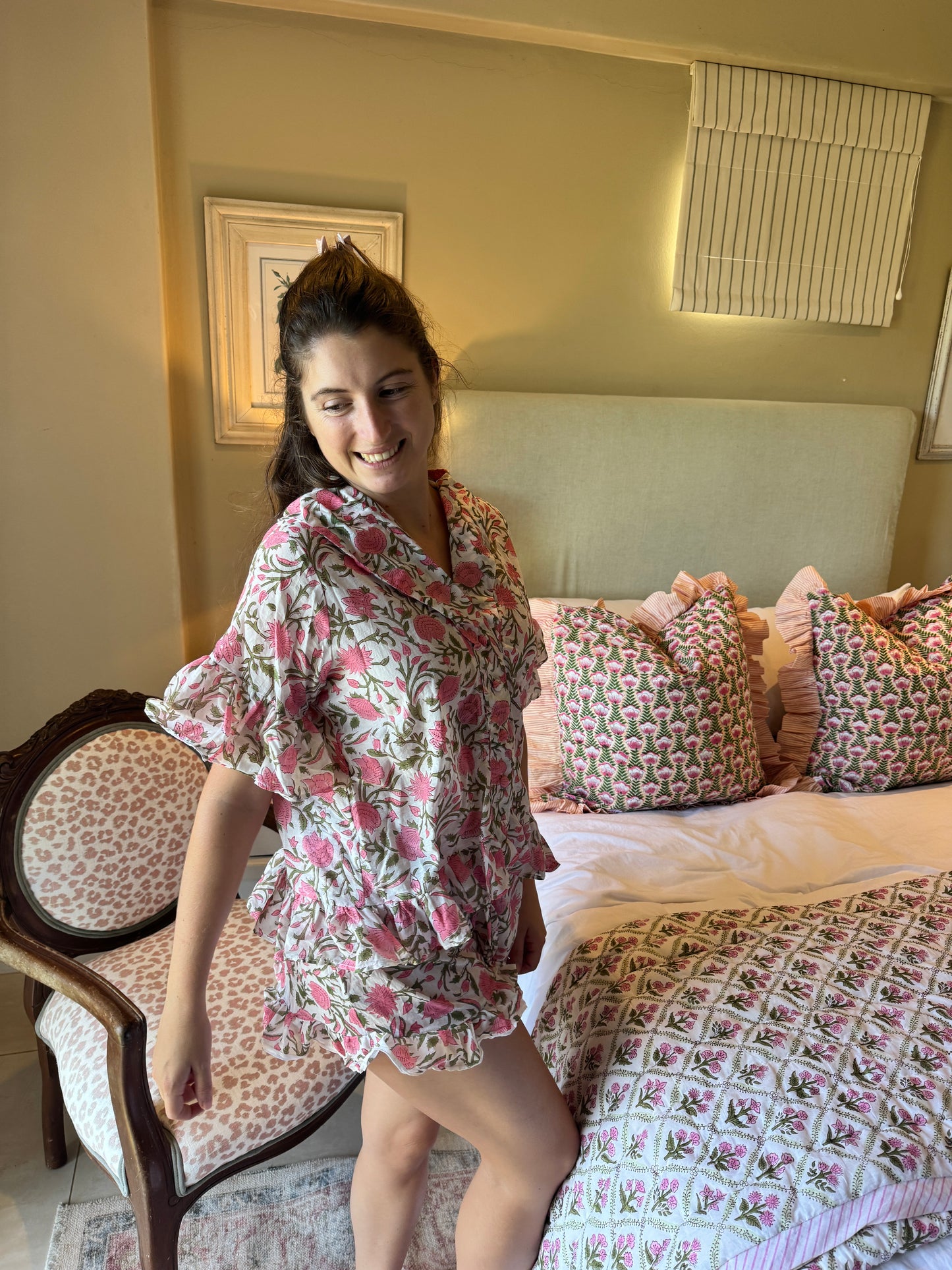 Light floral set in style Poppy