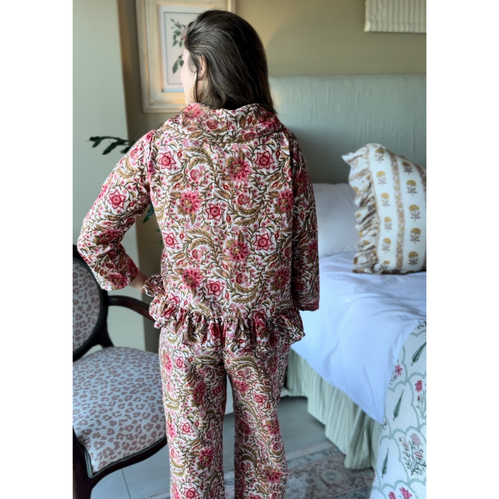 Red Botanica set in style Marigold
